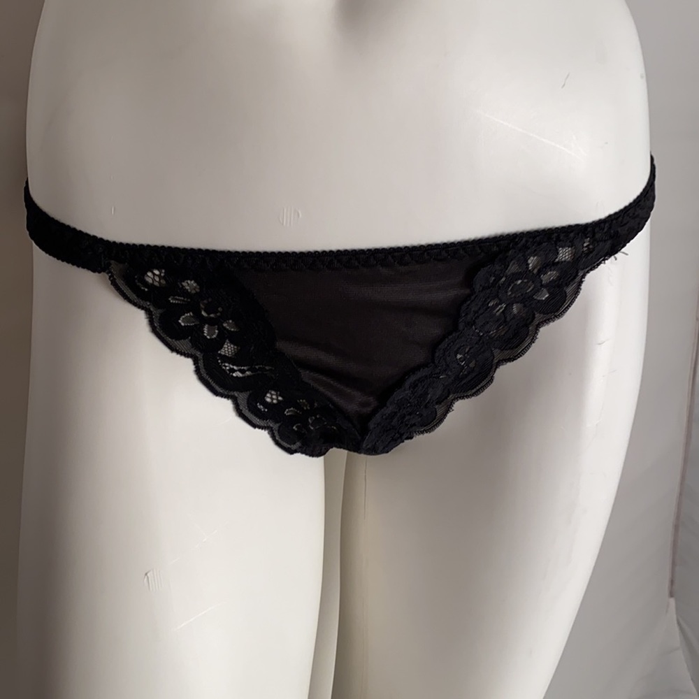 Secretly Yours black nylon lace panty L